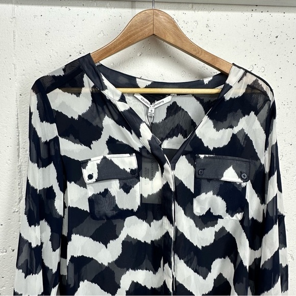 Collective Concepts Stitch Fix size Small Navy Blue and White Sheer Blouse NEW - Picture 2 of 10